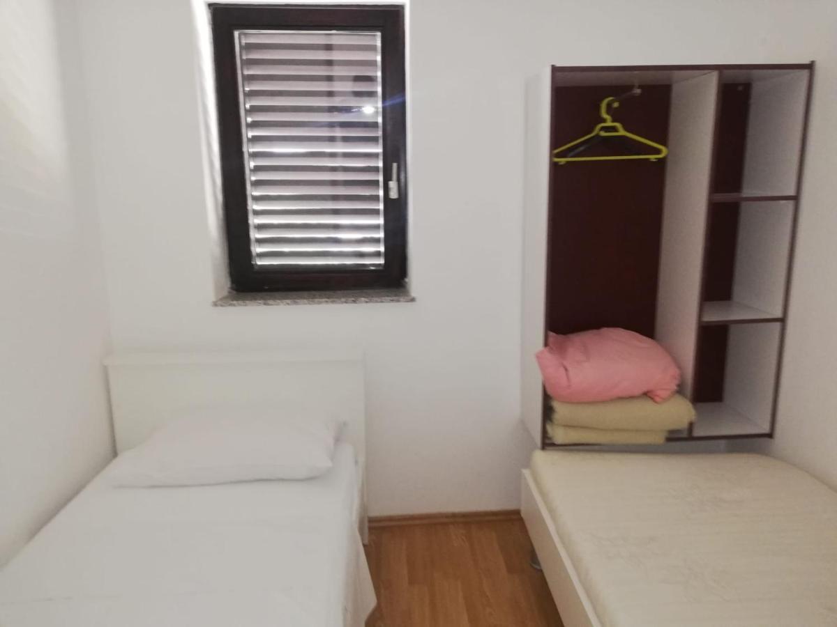Appartement Iva/Sepac 1 à Krk Town Extérieur photo