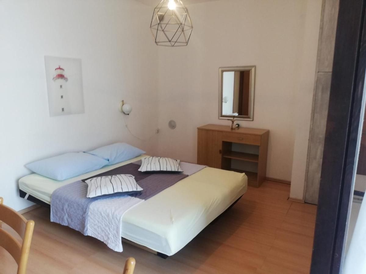 Appartement Iva/Sepac 1 à Krk Town Extérieur photo